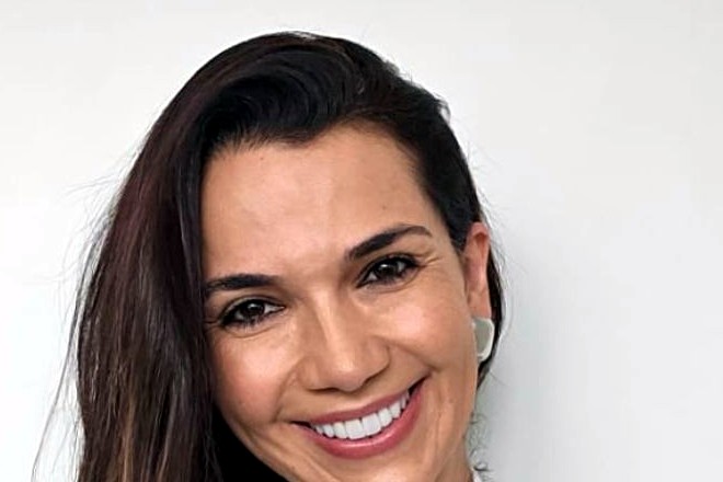 Ketherynne Freitas, terapeuta integrativa, em seu consultório em Costa Rica/MS